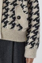Afbeelding in Gallery-weergave laden, Closed Jacquard Cardigan C96411-93L-J1-100
