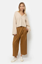 Afbeelding in Gallery-weergave laden, Âme Antwerp Kick Linen Pleated Pants | Camel
