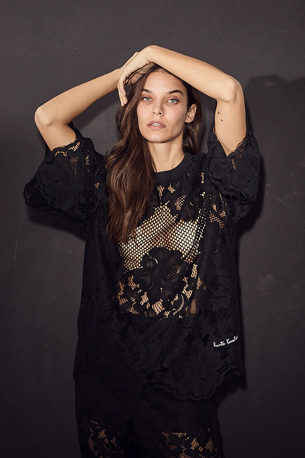Haute L'amitié Curvey Lace Tee Black