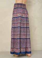 Afbeelding in Gallery-weergave laden, M.A.B.E. MARI PRINT MAXI SKIRT INDIGO
