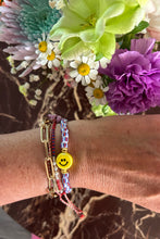 Afbeelding in Gallery-weergave laden, Jewels by SJ armband Smiley Glassbeads Yellow/ Blue 29,95
