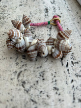 Afbeelding in Gallery-weergave laden, Jewels By SJ Bracelet Handmade Shell Bangle 49.95
