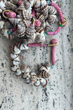 Afbeelding in Gallery-weergave laden, Jewels By SJ Bracelet Handmade Shell Bangle 49.95
