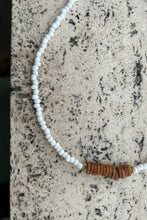 Afbeelding in Gallery-weergave laden, Jewels By SJ Necklace White with Burned Orange Beads Surferstyle 59.95
