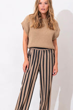 Afbeelding in Gallery-weergave laden, Ruby Tuesday Minas Straight Leg Pants Camel Stripe T212-1649

