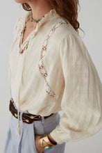 Afbeelding in Gallery-weergave laden, Maison Hotel Ingrid Blouse Bone White
